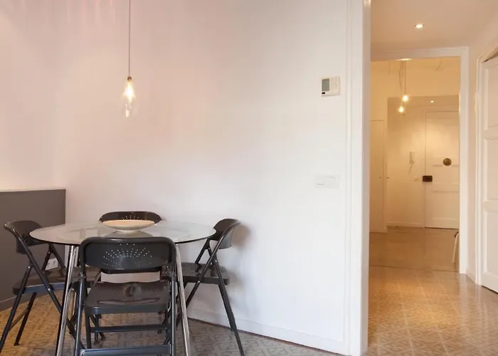Napoles - Modernist Flat Close To Sagrada Familia